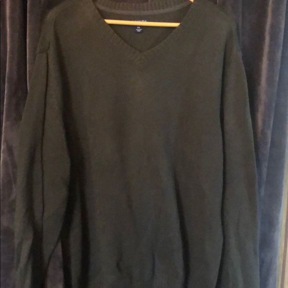 Men’s v-neck olive sweater - Picture 1 of 2